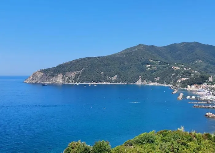 & Cinque Terre * モネーリア