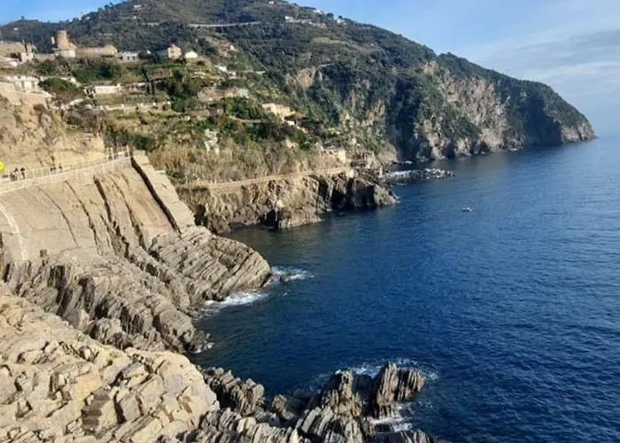 & Cinque Terre * モネーリア